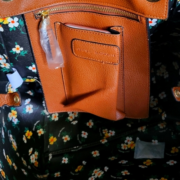 Steve Madden Large Tote - Picture 4 of 9